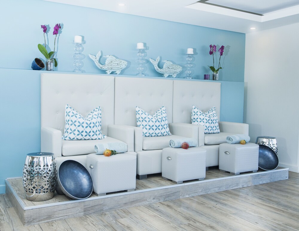 Nail Salon