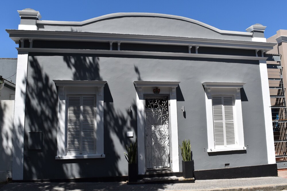 Exclusive Cottage, 3 Bedrooms, Mountain View (10 Loader Street 2 night minimum stay) - Terrace/Patio