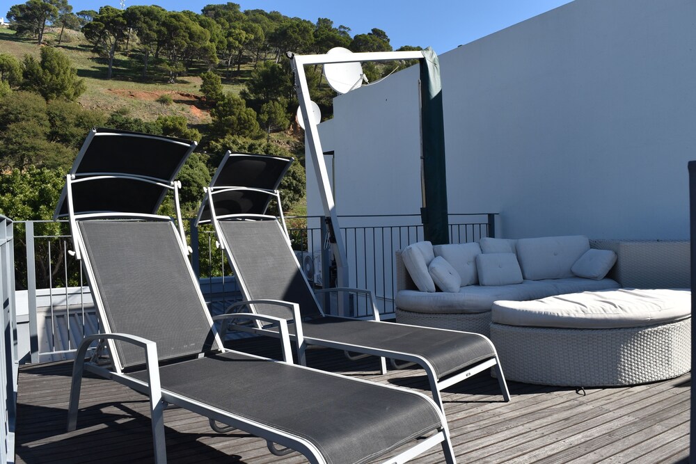 Exclusive Cottage, 2 Bedrooms, Terrace, City View (77 Loader Street 2 night minimum stay) - Terrace/Patio
