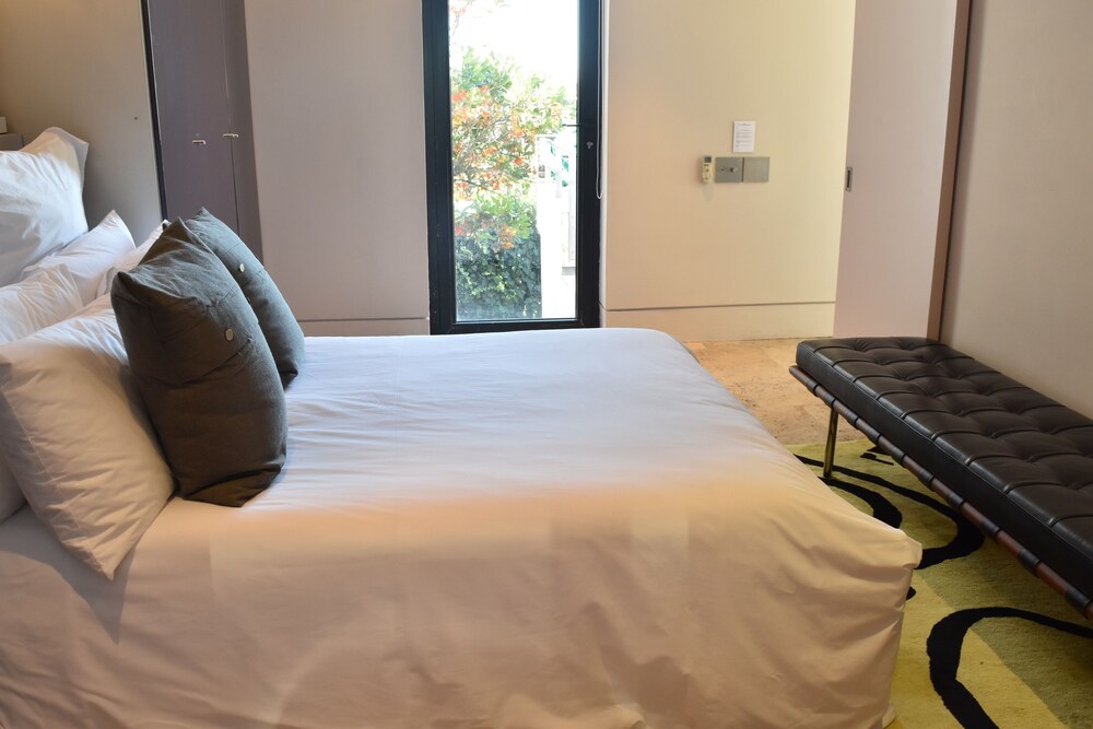 Exclusive Cottage, 4 Bedrooms, Mountain View (2 Loader Street 2 night minimum stay) - Guestroom