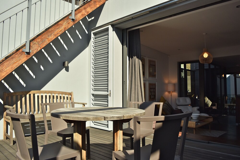 Exclusive Cottage, 2 Bedrooms, Terrace, City View (77 Loader Street 2 night minimum stay) - Terrace/Patio