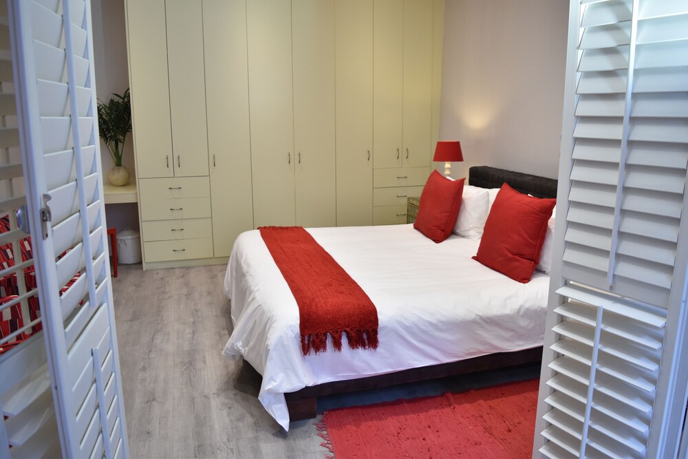 Exclusive Cottage, 2 Bedrooms, City View (139 Waterkant Street 2 night min stay) - Guestroom
