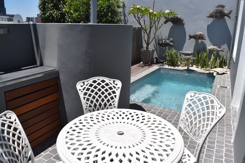 Exclusive Cottage, 3 Bedrooms, Mountain View (10 Loader Street 2 night minimum stay) - Terrace/Patio