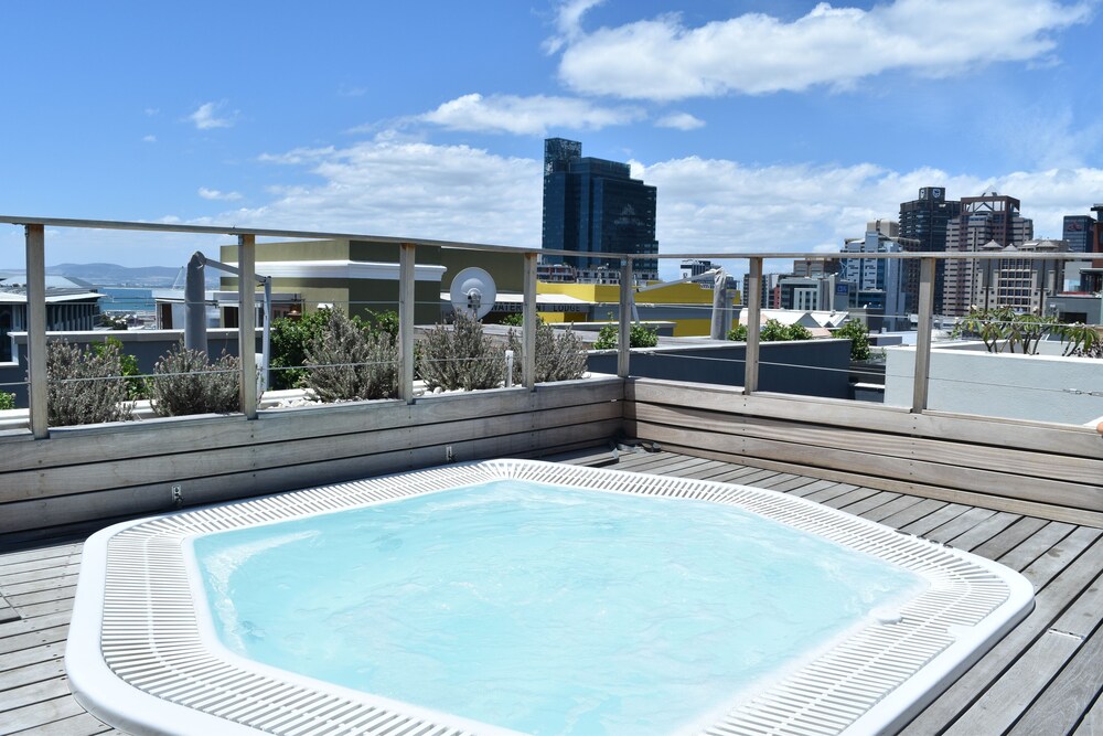 Exclusive Cottage, 5 Bedrooms, Mountain View (39 Dixon Street 2 night minimum stay) - Terrace/Patio