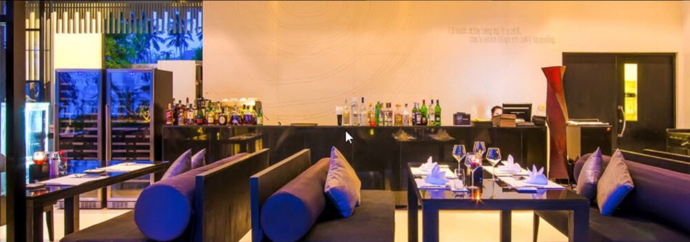 Hotel Bar