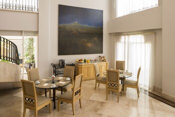 Executive Lounge