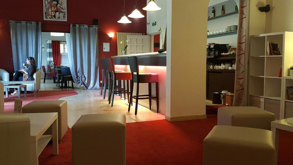 Hotel Lounge