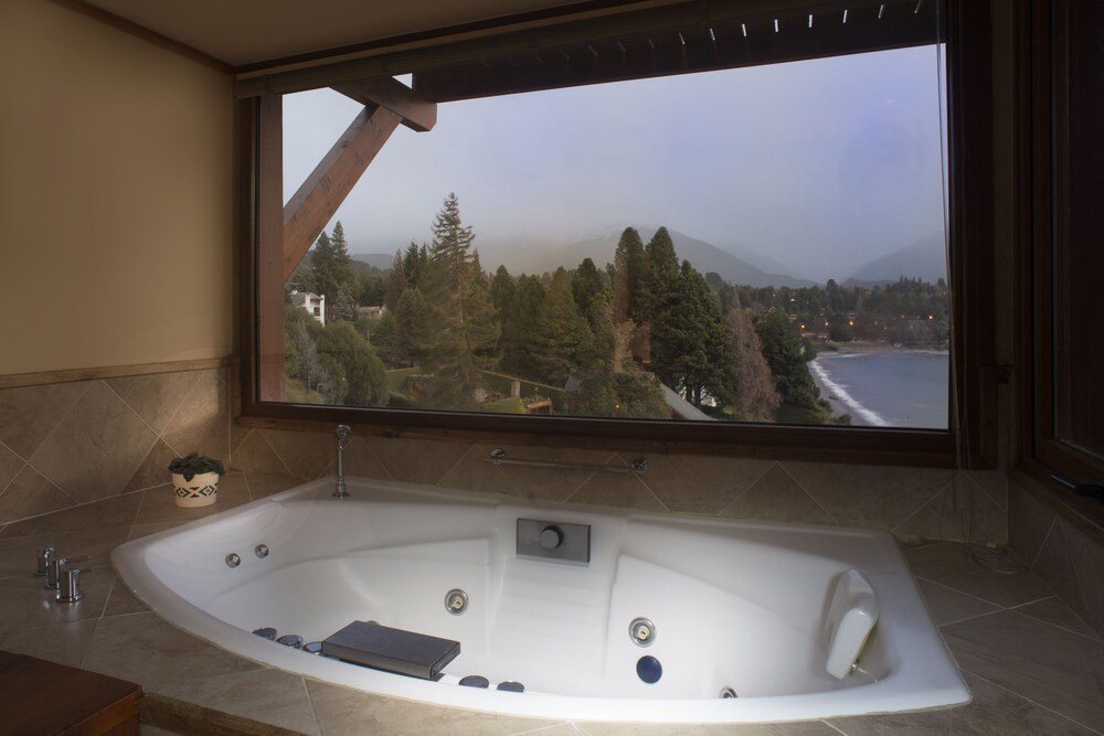 Jetted Tub