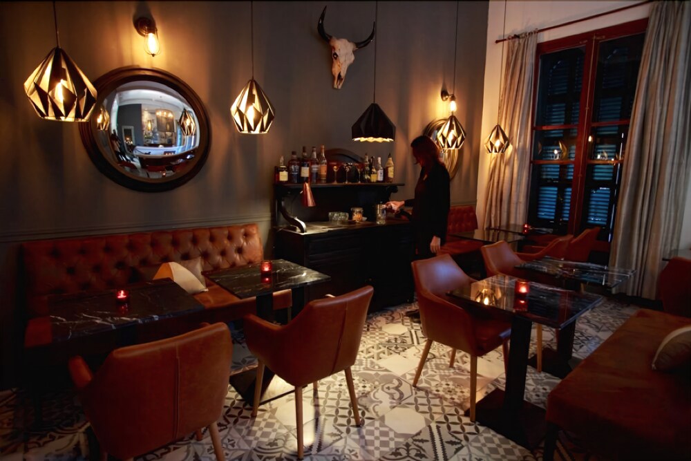 Hotel Bar
