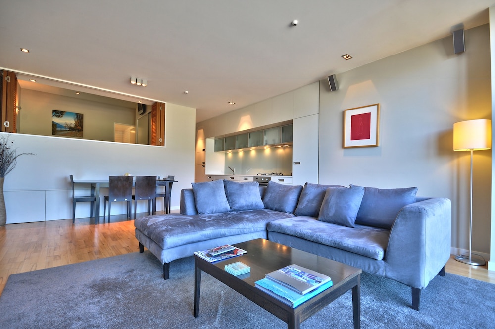Lake View Swiss-SuperSuite One Bedroom - Guestroom