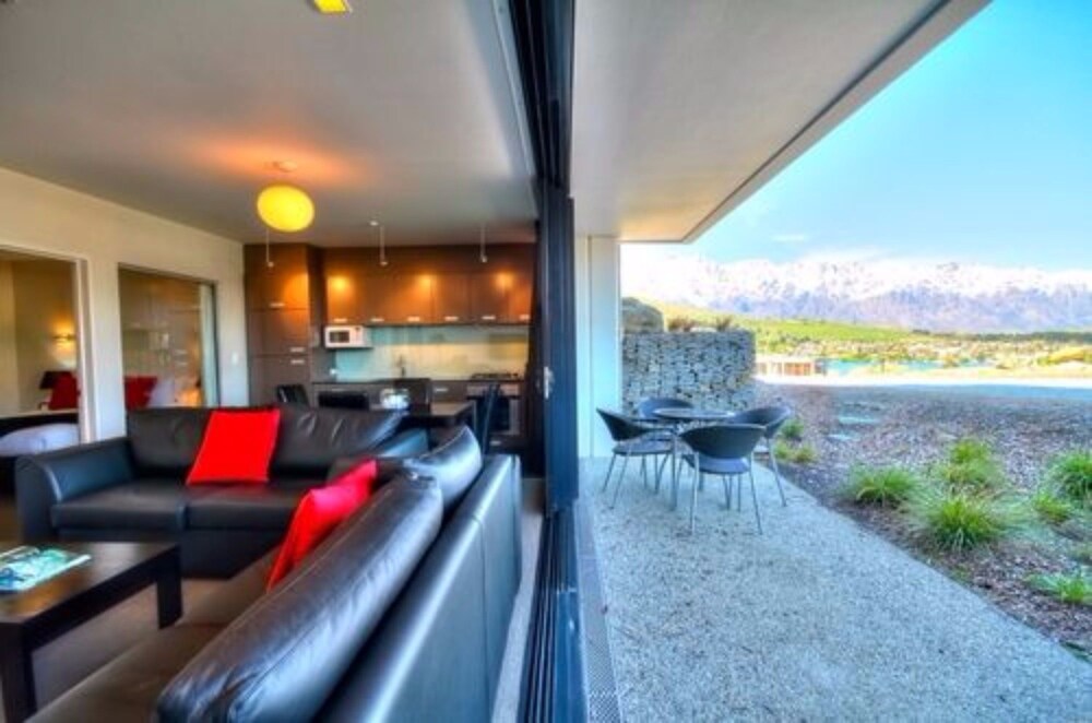Alpine Two Bedroom Suite - Terrace/Patio
