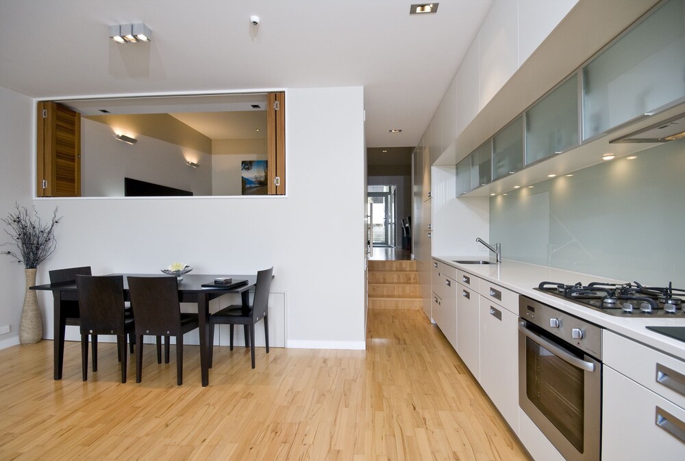 Luxury Apartment, 1 Bedroom, Lake View - In-Room Dining