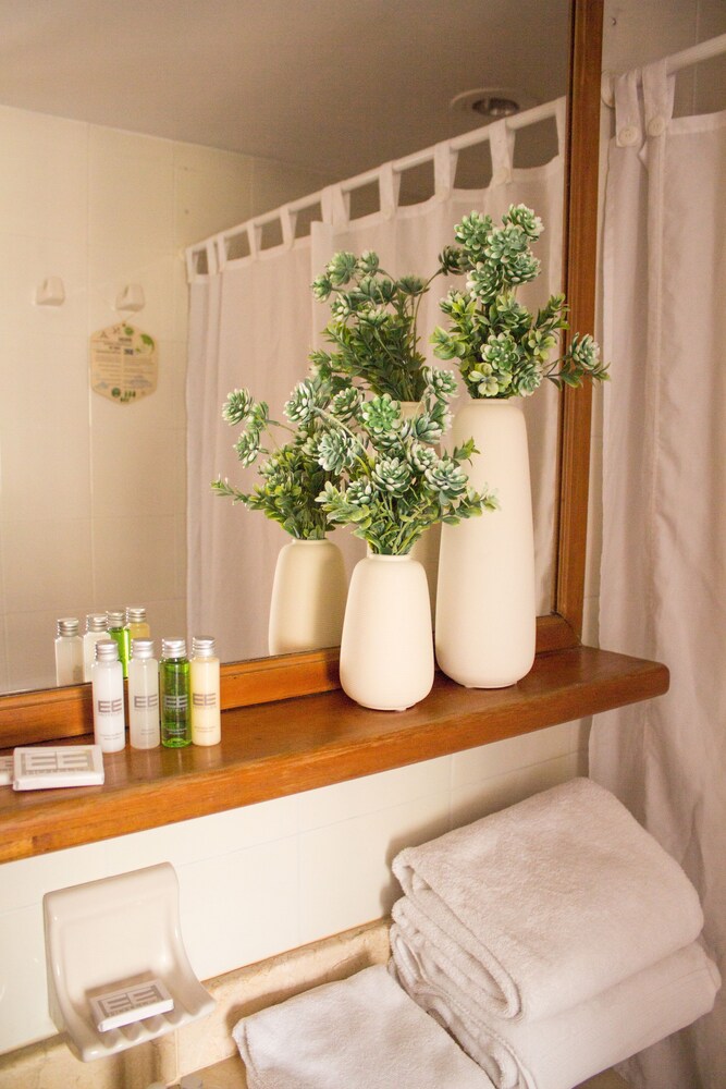 Standard Apartment - Bathroom