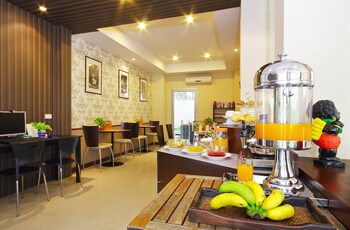 Hotel Lounge
