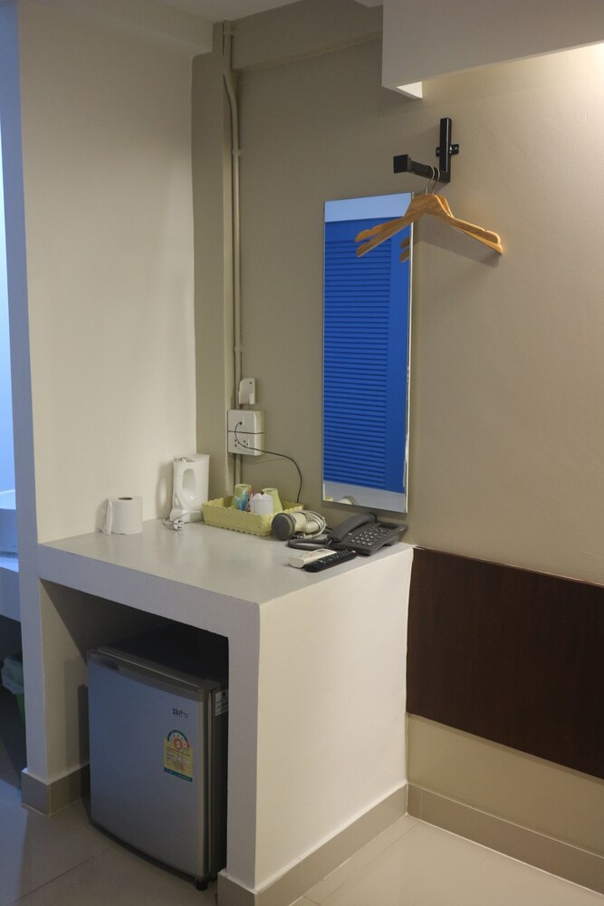 Mini-Refrigerator