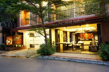 Hotel Front - Evening/Night