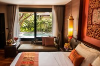 Deluxe Lanna Plunge Pool Access