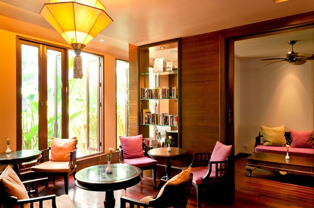 Hotel Lounge
