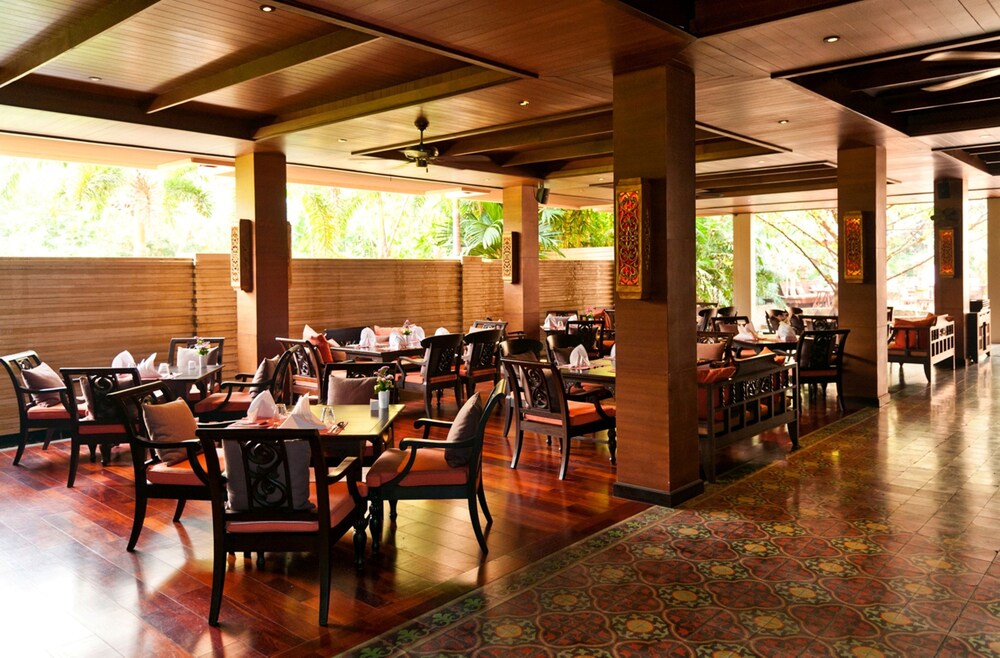Hotel Lounge
