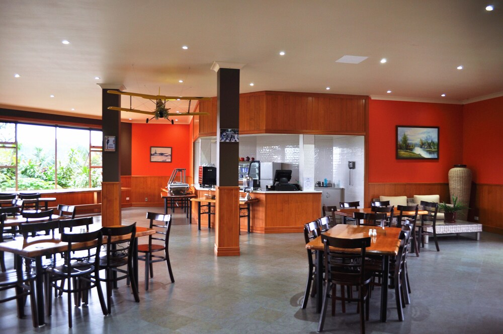 Coffee Shop