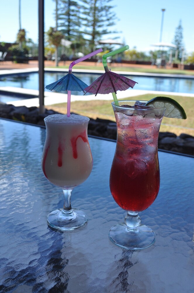 Poolside Bar