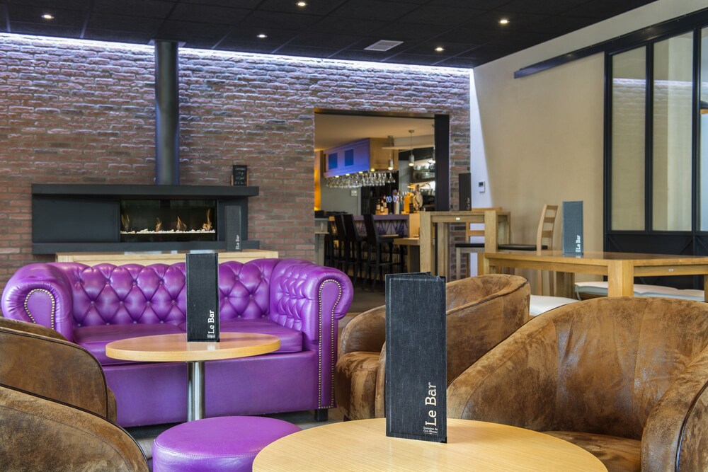 Hotel Lounge
