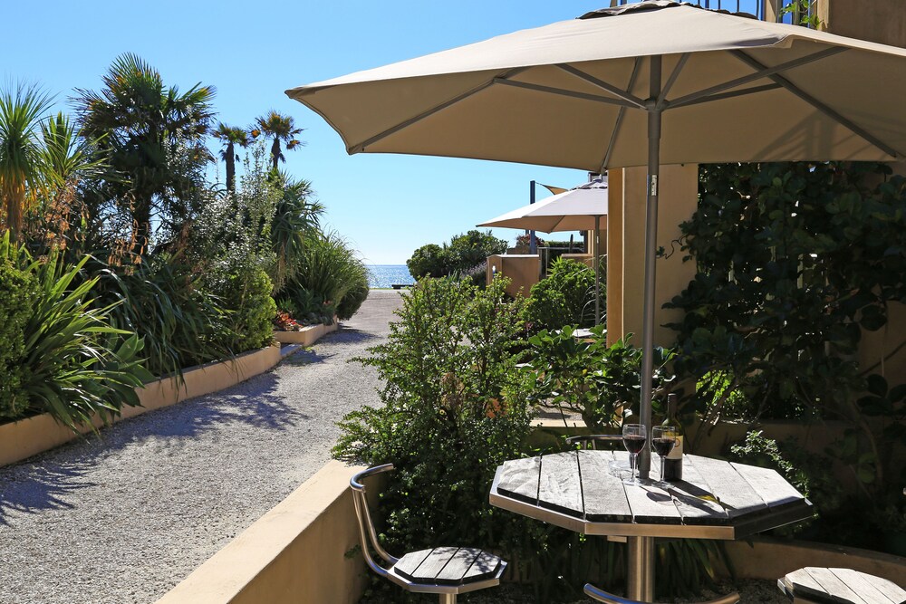 Standard Apartment, 2 Bedrooms, Beachfront - Terrace/Patio