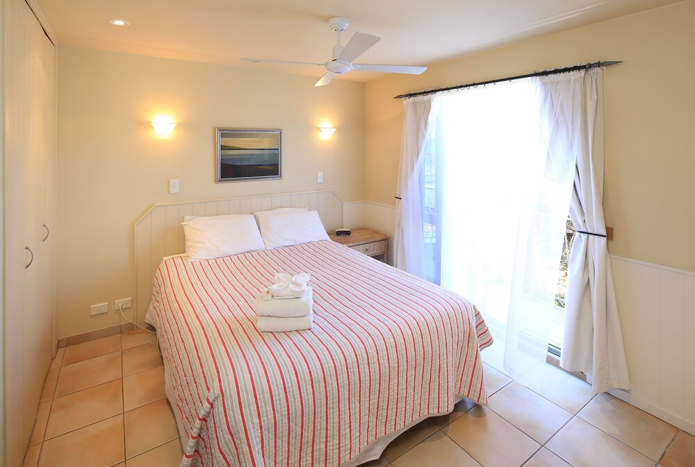 Standard Apartment, 1 Bedroom, Beachfront - Guestroom