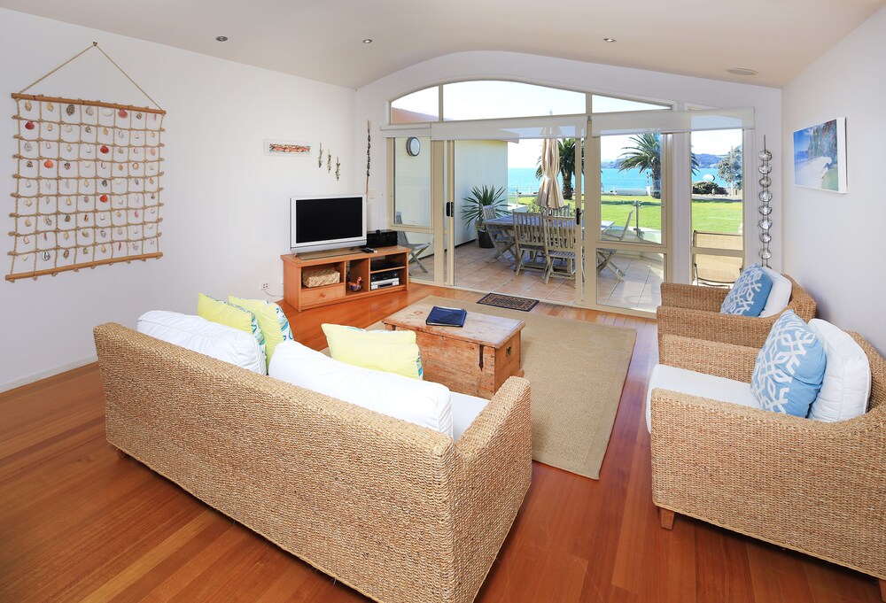 Superior Apartment, 2 Bedrooms, 2 Bathrooms - Living Area