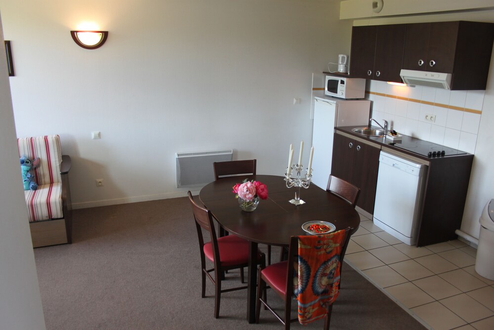 Efficiency, Suite, Multiple Beds, Non Smoking - In-Room Dining