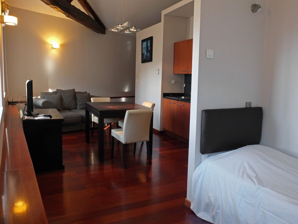 Standard Suite - Guestroom