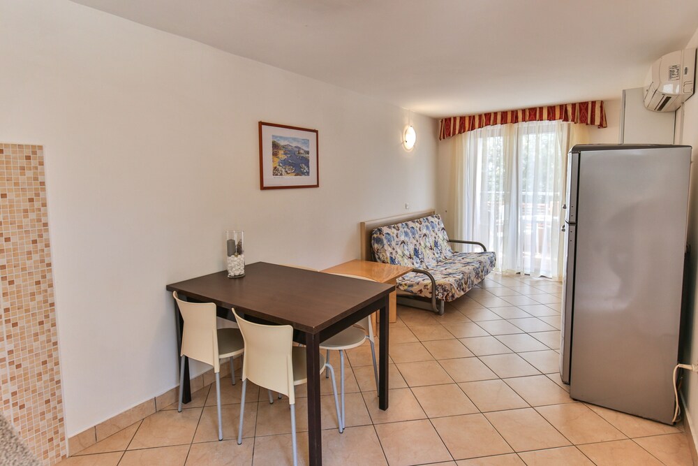Superior Apartment, 1 Bedroom, Park View (2+2) - Living Area