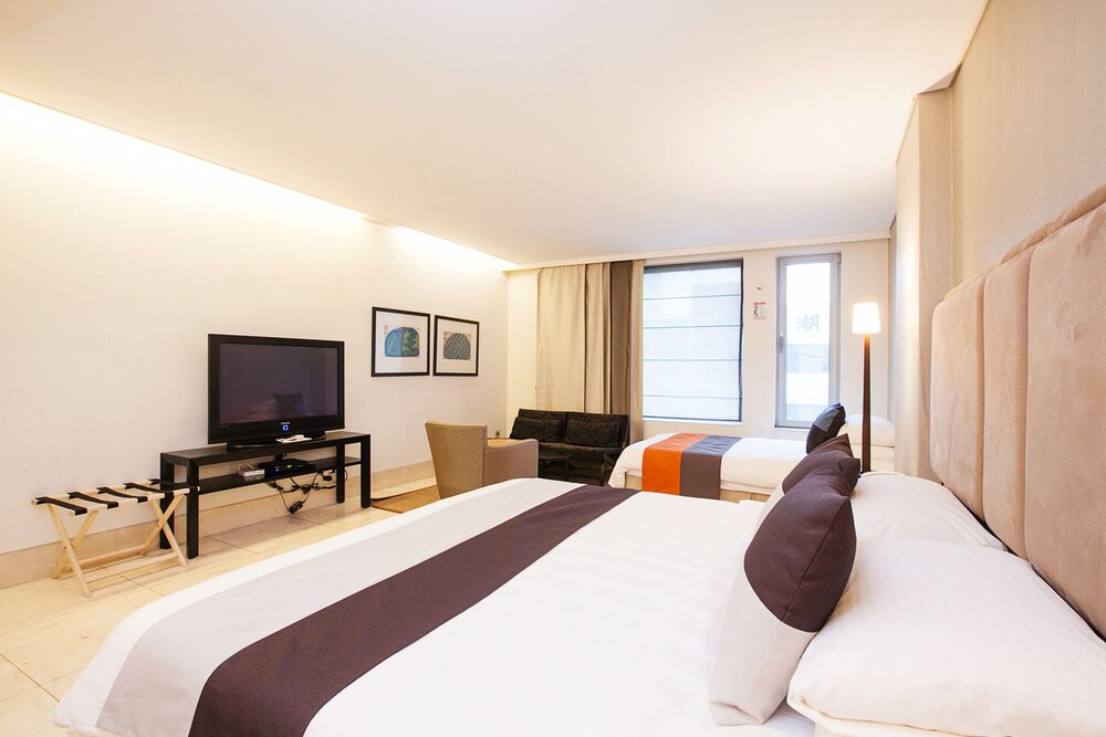 Guestroom
