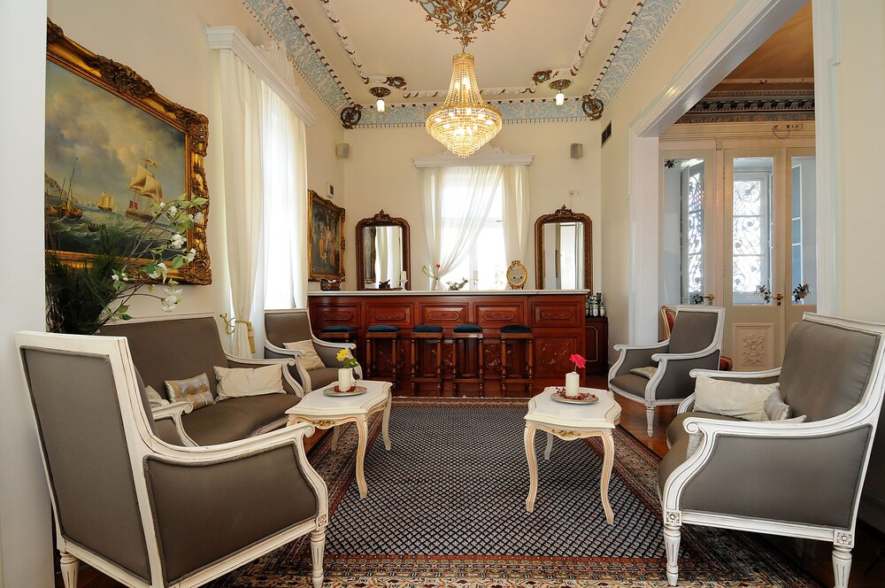 Hotel Lounge