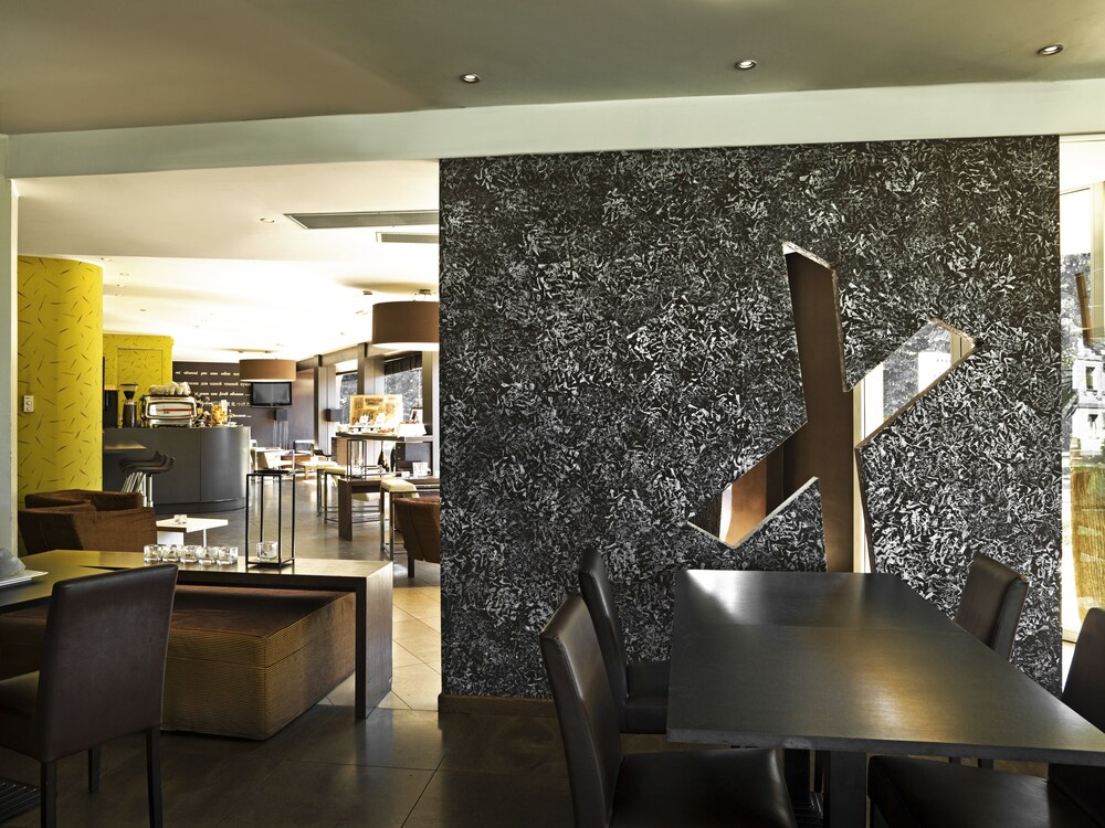 Hotel Lounge