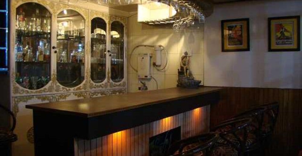 Hotel Bar