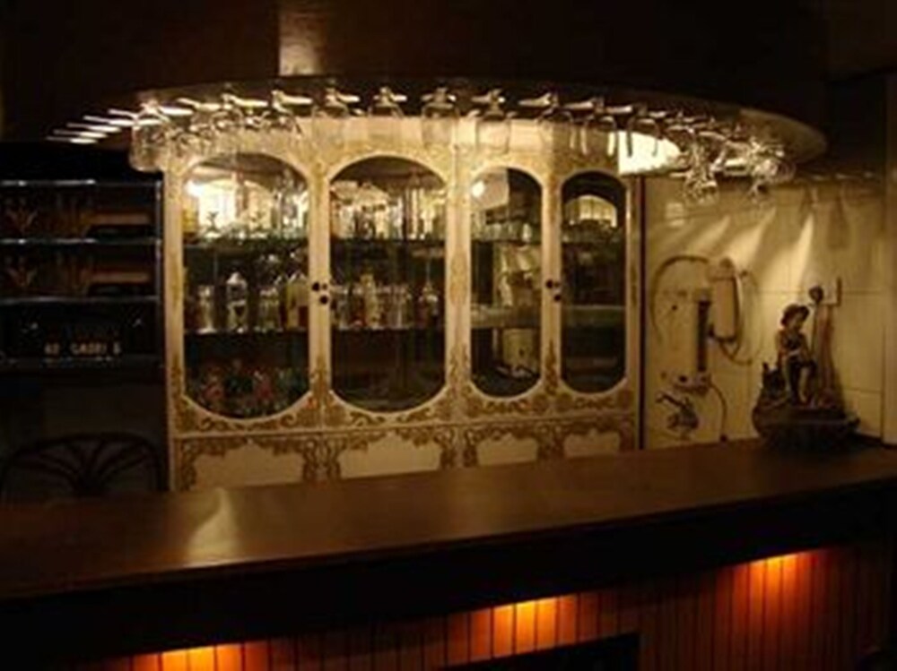 Hotel Bar