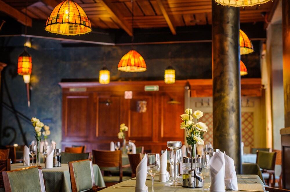 Hotel Bar