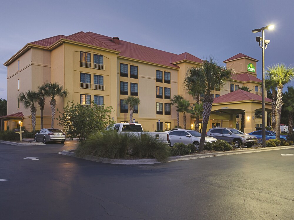 Fachada del hotel