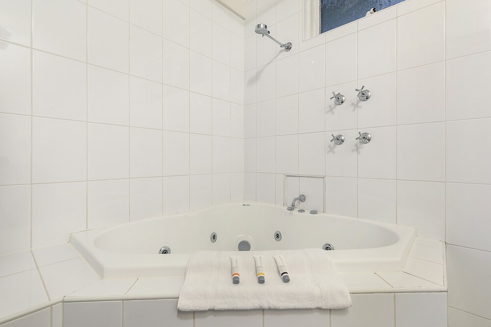 Jetted Tub