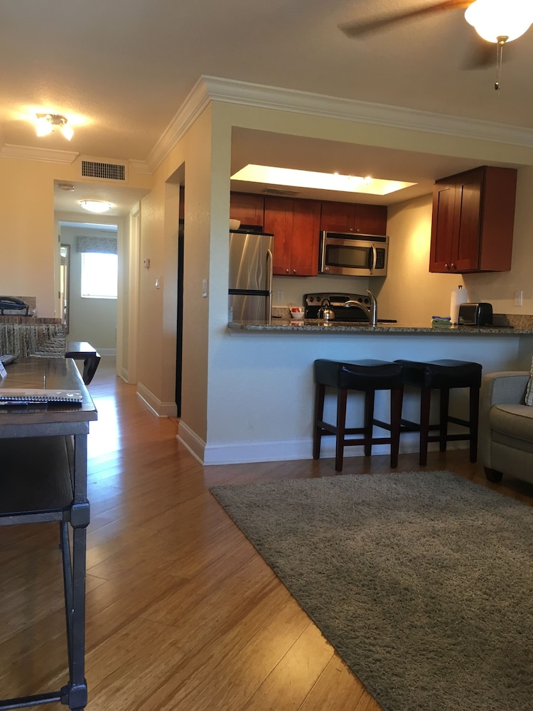 Suite, 1 Bedroom, Kitchen - In-Room Dining