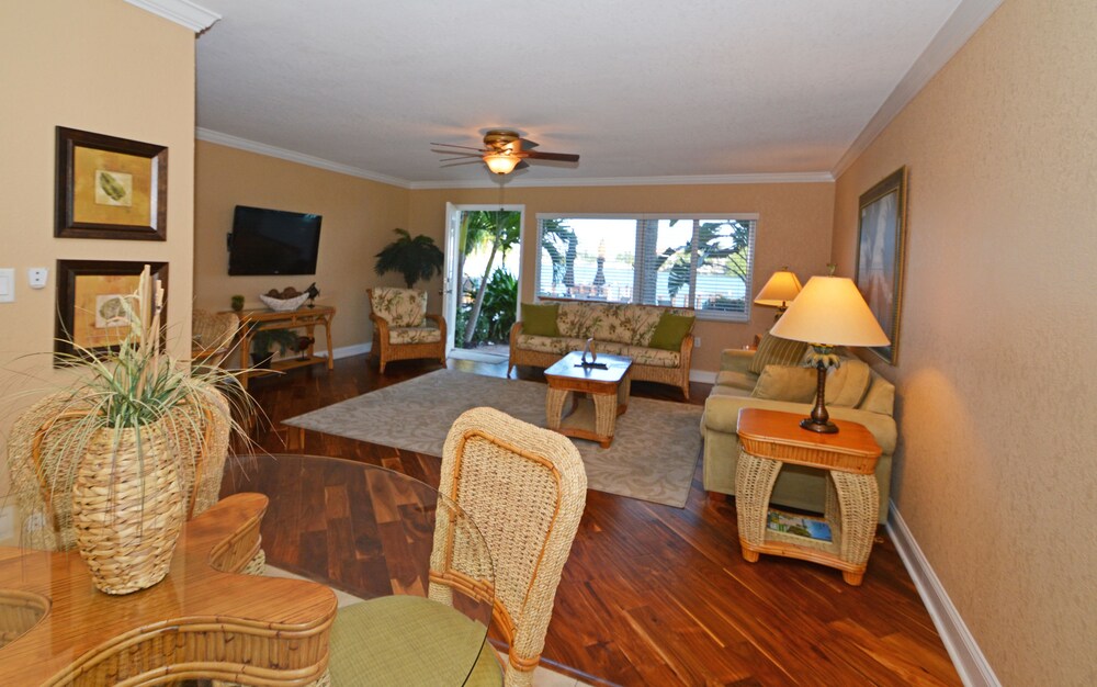 Condo, 1 Bedroom, Kitchen - Living Room