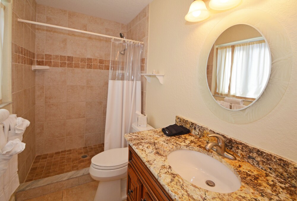 Condo, 2 Bedrooms, Kitchen - Bathroom