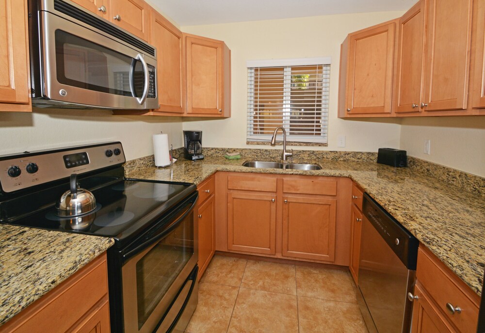 Suite, 2 Bedrooms, Kitchen - In-Room Kitchen