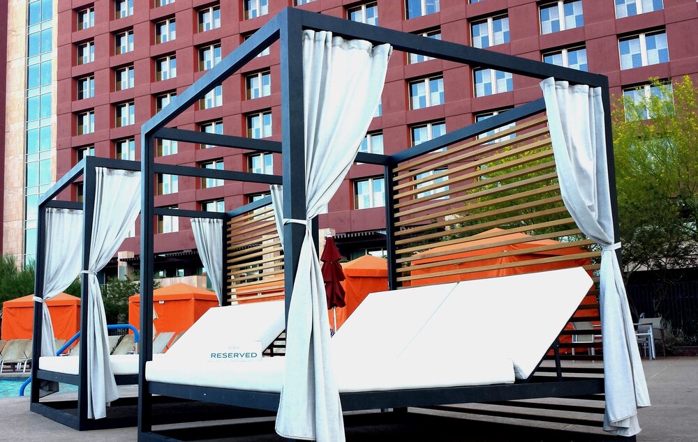 Sundeck