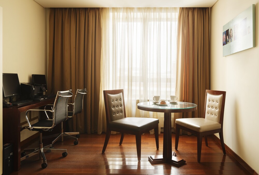 Executive Lounge