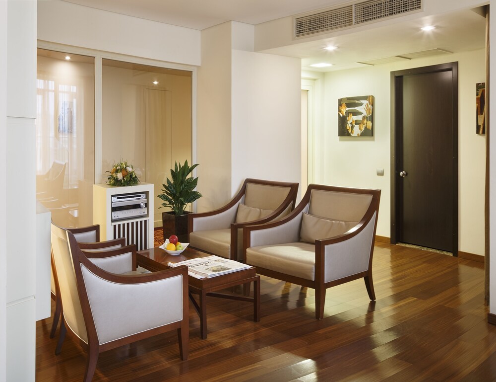 Executive Lounge