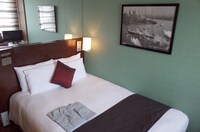 Semi Double Room, Smoking