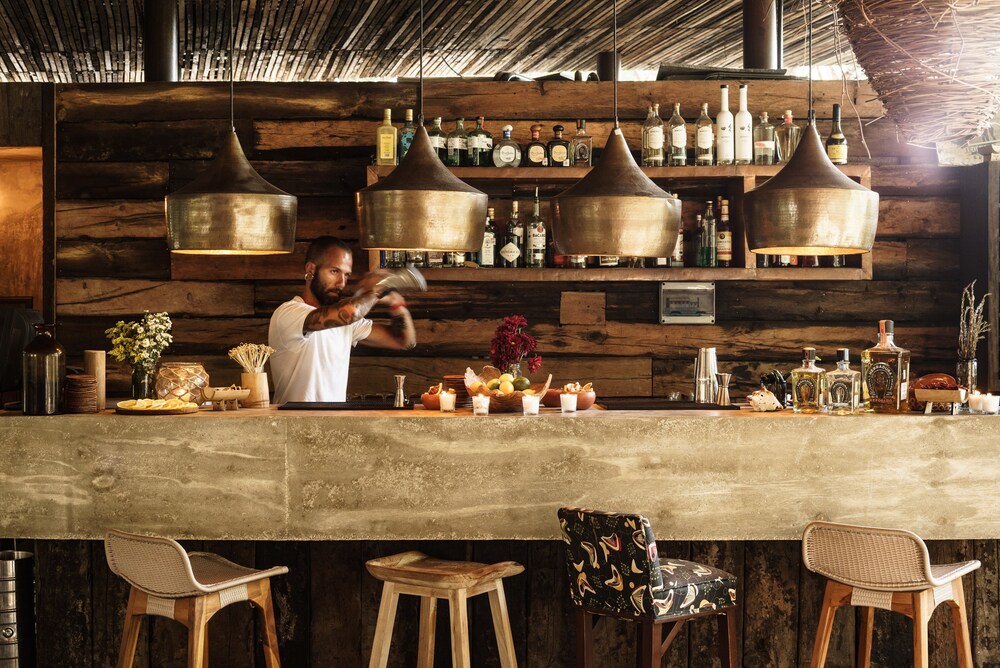 Hotel Bar