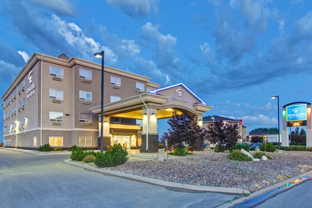 Hotel Front - Evening/Night